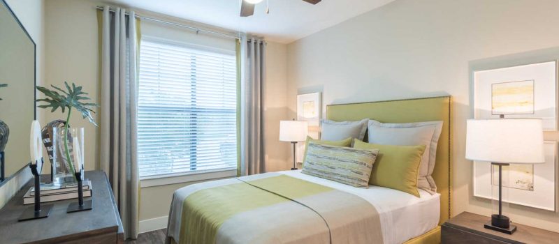 beacon at buffalo pointe; one two three bedroom apartments south of downtown houston; pet friendly luxury apartment home rentals